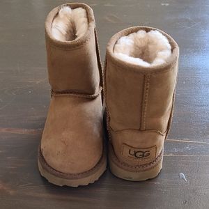Ugg toddler chestnut boots size 6